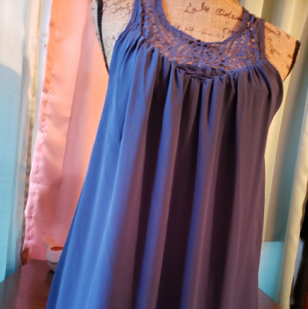 Dress - Picture 3 of 3